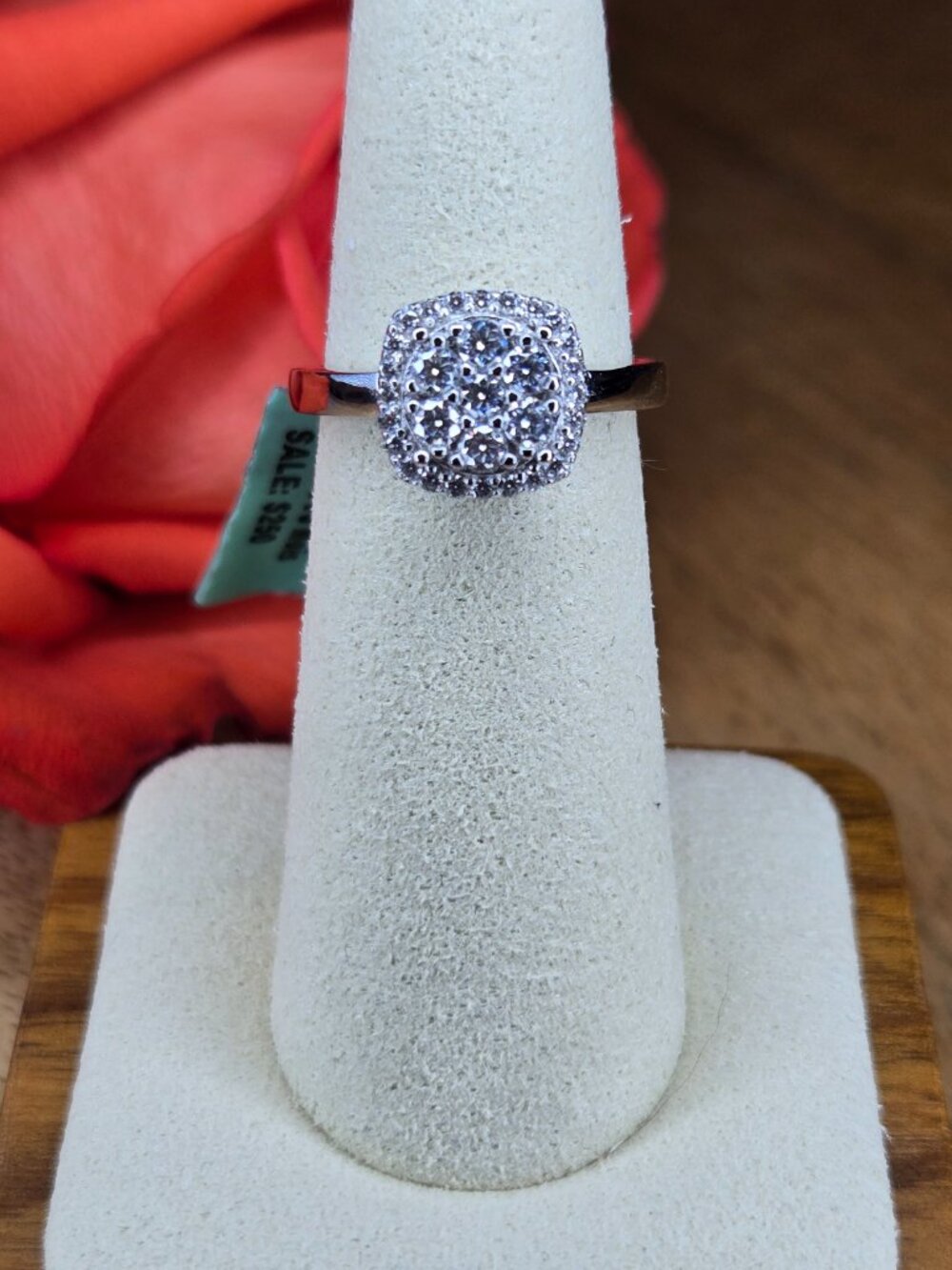 $250 NWT 0.6tcw Multi-Round Cushion-Style Moissanite ring size 6 Sterling Sil925